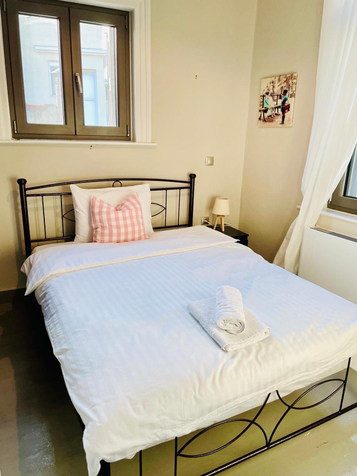 Апартаменты Elia Downtown Eco House Митилини Экстерьер фото